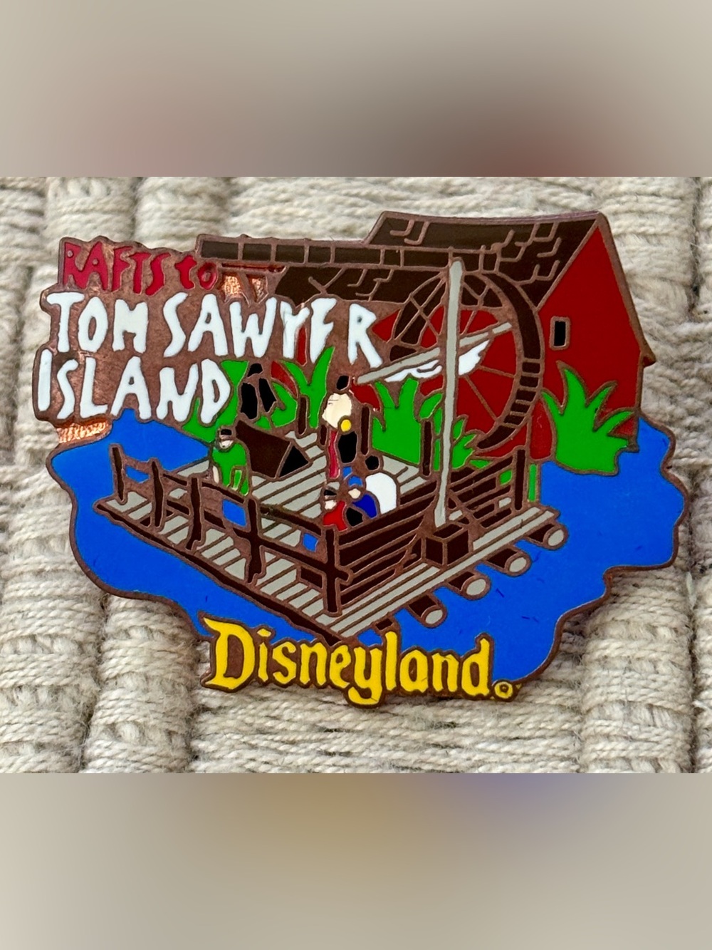 DISNEYLAND *Rare* Vintage 1998 Attraction Series Rafts to Tom Sawyer Island Pin